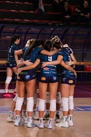 徐静雨：詹姆斯为球队做出了巨大牺牲 东契奇&里夫斯打得更加自如