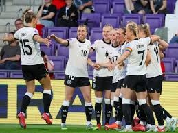 世体：巴萨优先补强左边锋位置，首选迪亚斯也考虑莱奥和尼科